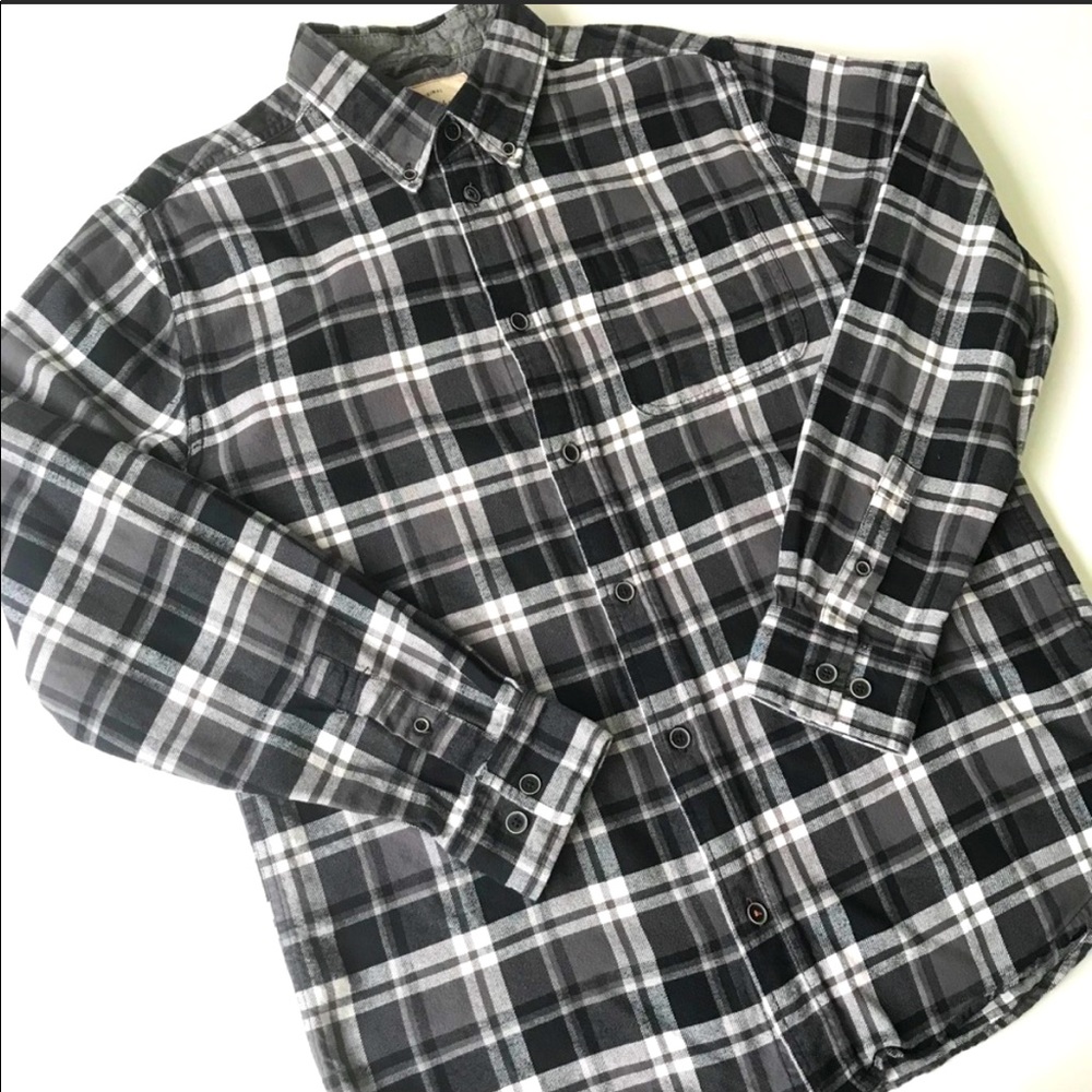 WEATHERPROOF VINTAGE men's plaid Button Front
long sleeve flannel. Size XXL.